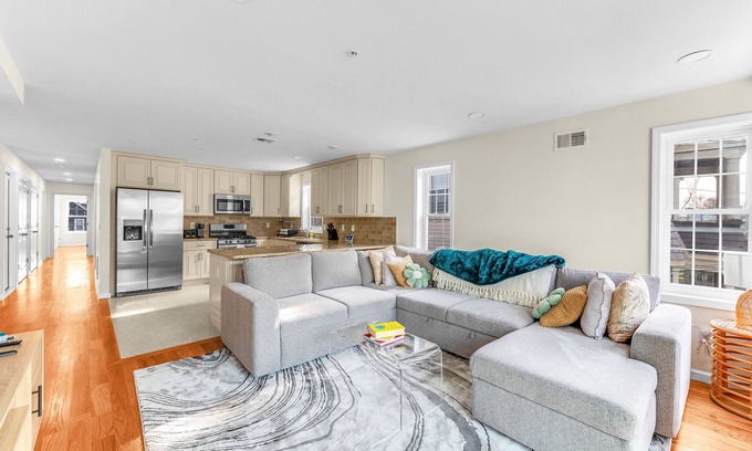 Lower Vailsburg Casa | Cozy 3BR with Easy Access to NYC, Seton Hall + American Dream Mall