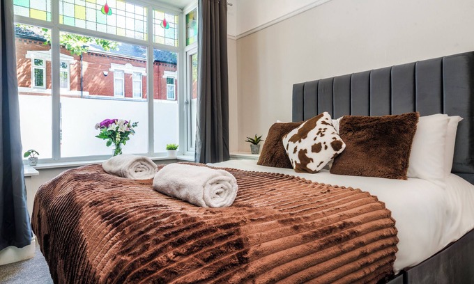 Bloxwich Casa | Cozy 4 bed house in Birmingham for trade stays