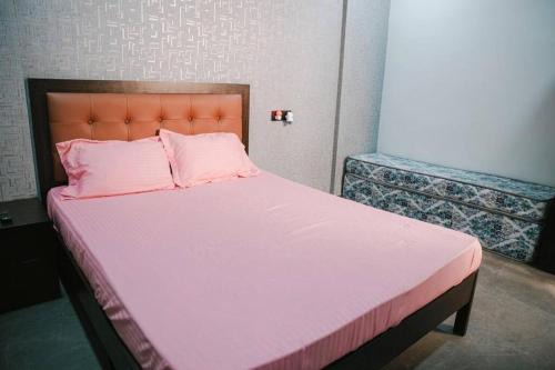 Andheri West Apartamento | Cozy AC Studio W/ Kitchenette Nr Kokilaben Hosp.