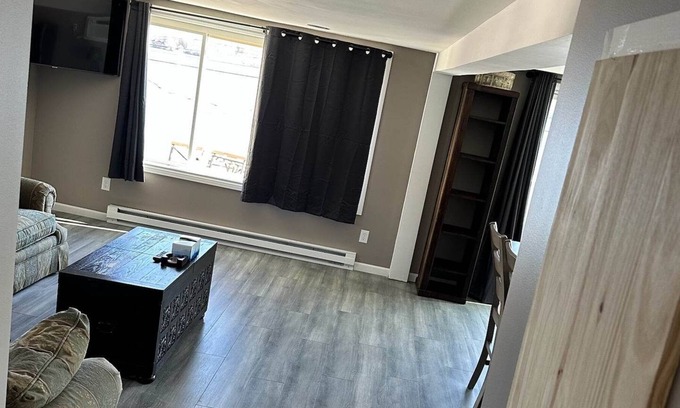 Aldenville Apartamento | Cozy All Season Lake Front 2nd Floor Apartment