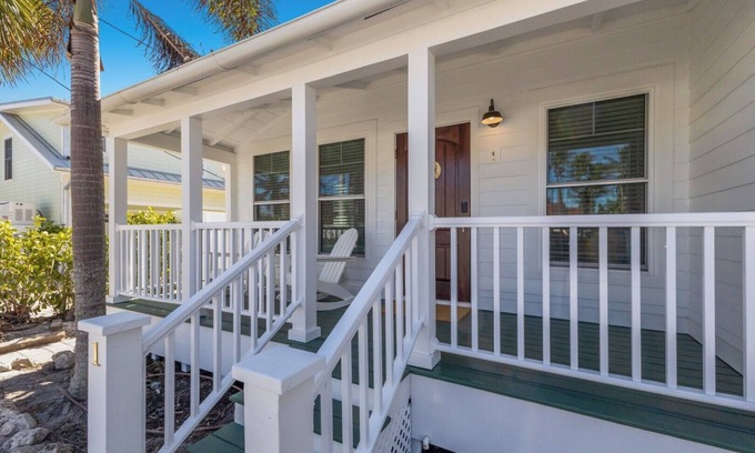 Boca Grande Apartamento | Experience comfort at Anchor Inn, a cozy 1-bedroom retreat in the heart of Boca Grande.