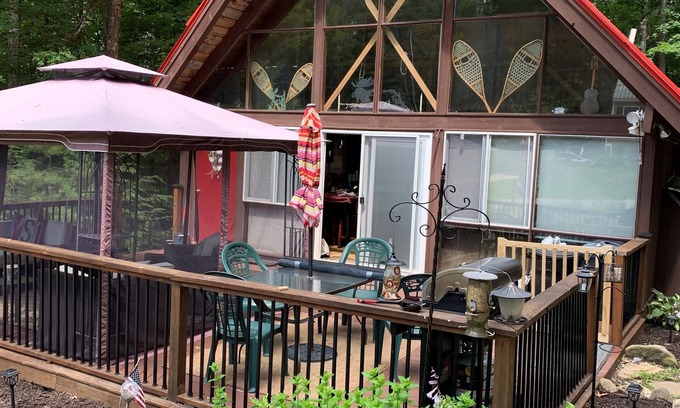 Union Casa | Cozy and Comfortable "A" Frame Chalet minutes from Downtown Wolfeboro