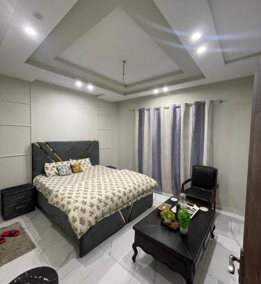 Multan Apartamento | Cozy and Peaceful 2 Bedroom Luxury Apartment