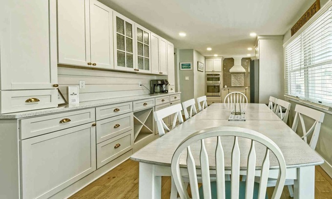 Sea Isle City Condominio | Cozy and Roomy Beachside Bungalow in Sea Isle