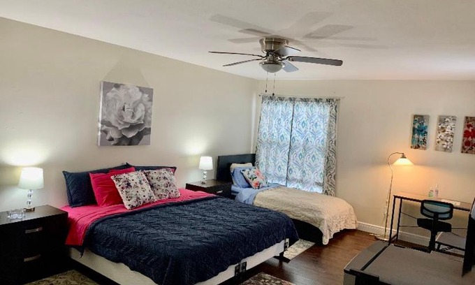 Land O' Lakes Casa | Cozy and spacious family bedroom in Land O’ Lakes