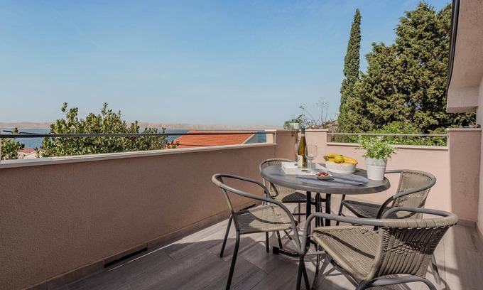 Ribarica Apartamento | Acogedor apartamento en Cesarica con.