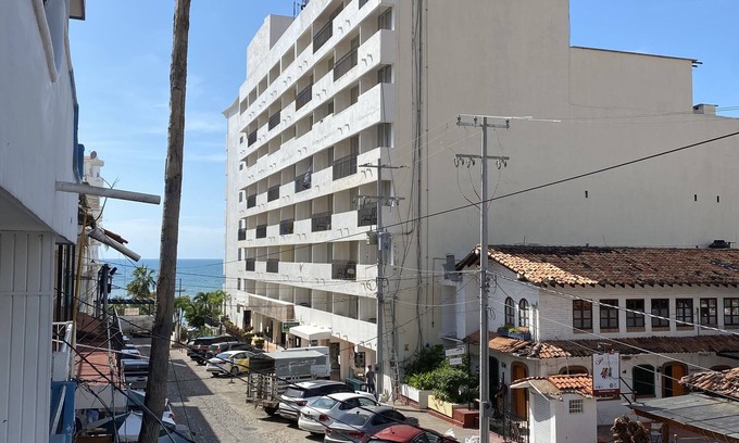 Emiliano Zapata Apartamento | Cozy apartment in the heart of olas altas, pet friendly.