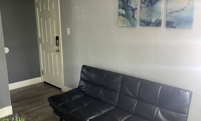 North Oak Park Apartamento | Cozy Apartment Near Downtown Sacramento!