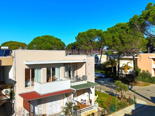 Ishem Apartamento | Cozy Apartment Steps from Sandy Beach