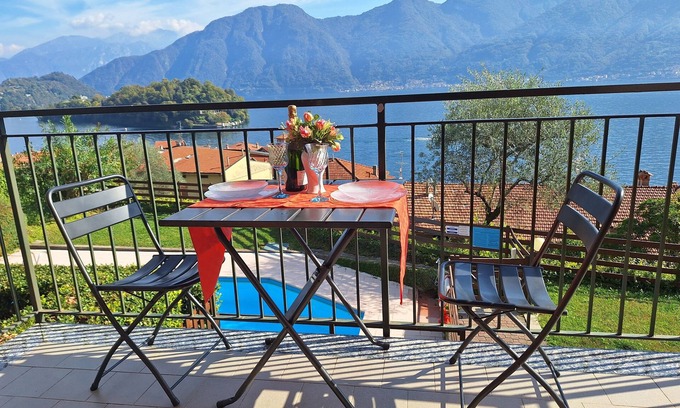 Sala Comacina Apartamento | Cozy apartment with swimming pool, just a short walk from the lakeside.