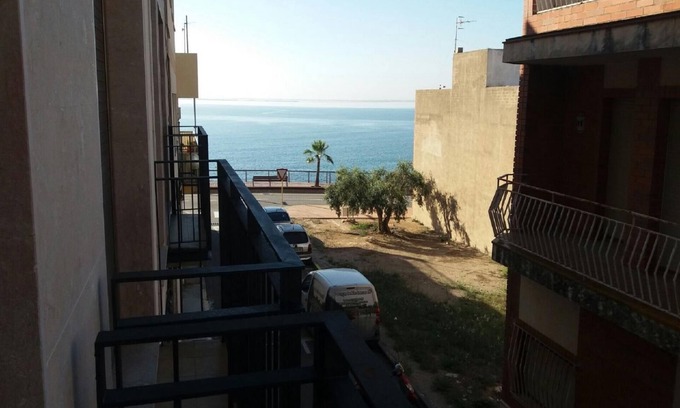 L'Ampolla Apartamento | ACOGEDOR APARTAMENTO CON BALCÓN CON VISTAS AL MAR, A 50M DE LA PLAYA + WIFI