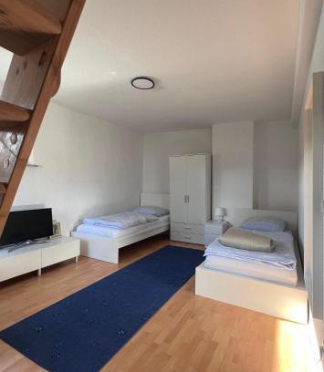 Gerresheim Apartamento | Cozy Apartment with Excellent Transport Links to Old Town, Main Station and Trade Fair