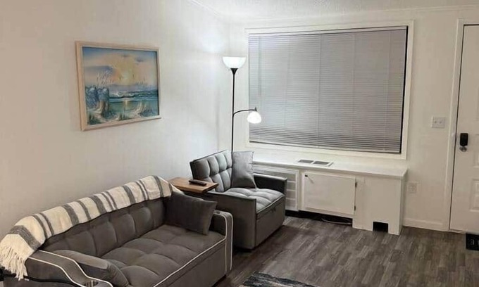 Golden Glades - The Woods Apartamento | Cozy Apt min to Mayo*Beaches*Free Wi-Fi*Coffee*Tea