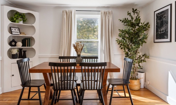 East Dorset Otro | Cozy Benedict Farm House by South Village Pond