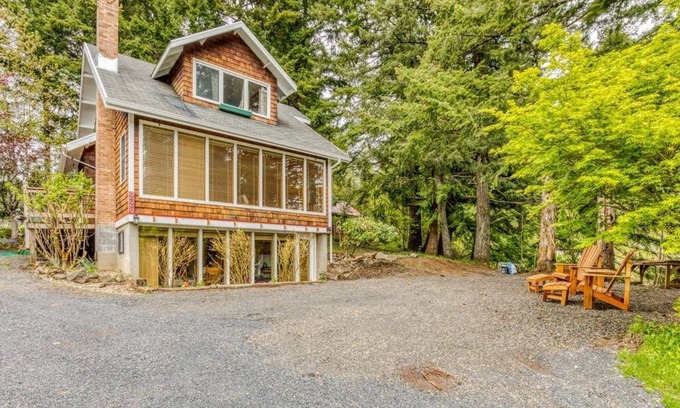 Stevenson Apartamento | Cozy Blueberry Cottage Studio king bed, kitchenette, No Cleaning Fee!