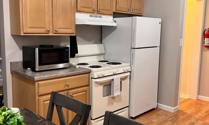 Madison Heights Casa | Cozy Bungalow in Madison Heights