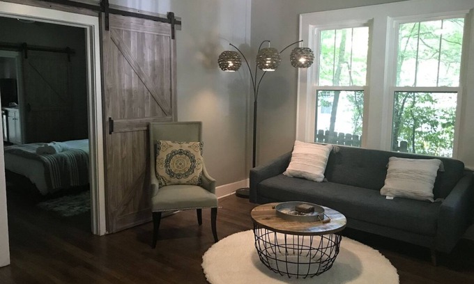 Durham Casa | Cozy Bungalow near Duke & Dining, Walkable Area