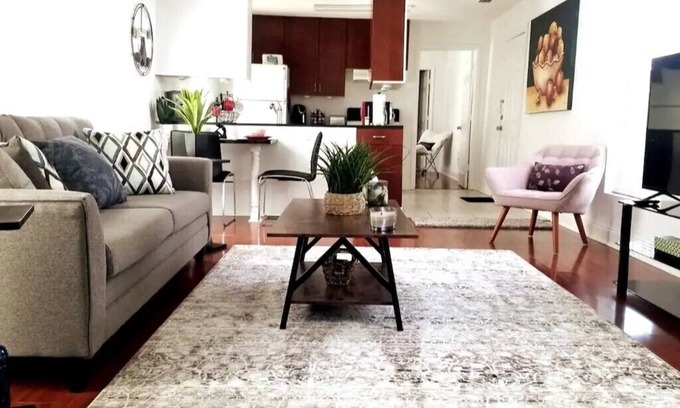 North Hyde Park Casa | ★Cozy Bungalow ★Netflix! ★10 Min to DT and TPA✈