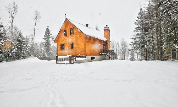 Sainte-Emelie-de-L'Energie Chalet De Esquí | Cozy cottage with Lake View, Spa, SKI (Pet-friendly)
