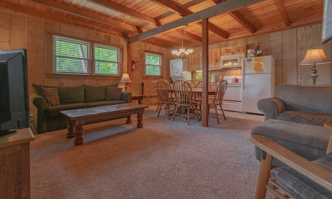 Blowing Rock Apartamento | Cozy Cabin #13 - Sleeps 6 - Full kitchen + fireplace - between Boone & Blowing Rock NC