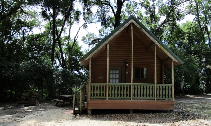 Mayo Cabina | Cozy cabin 23 with Wi-Fi, AC, fitness room in charming Mayo
