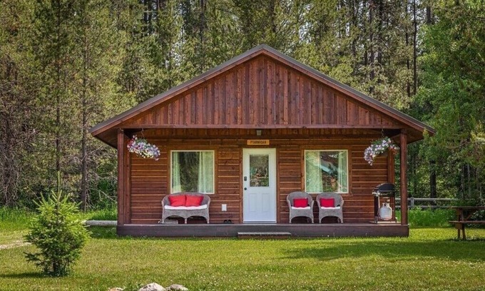 Coram Cabina | Cozy Cabin close to the West Entrance to Glacier National Park