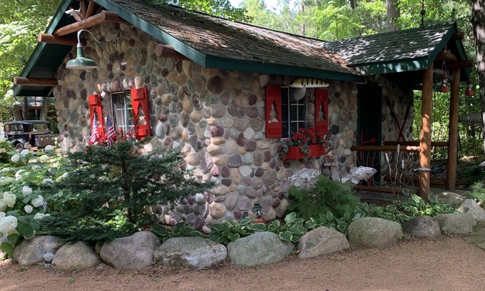 Woodruff Cabaña | Cozy cabin gas fire place heated floors perfect for snowmobiling on trail 51