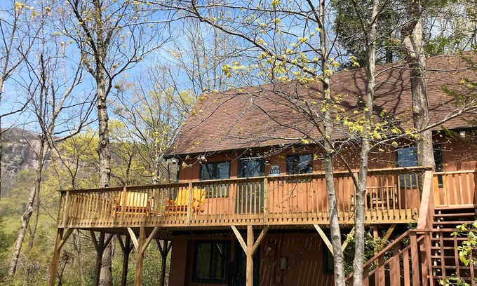 Lake Lure Casa | Cabaña acogedora, Gran vista, Acceso al lago, Sala de juegos, Porche envolvente