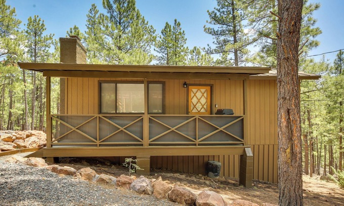 Greer Cabina | Cozy Cabin in Greer: Hike, Bike & Ski!