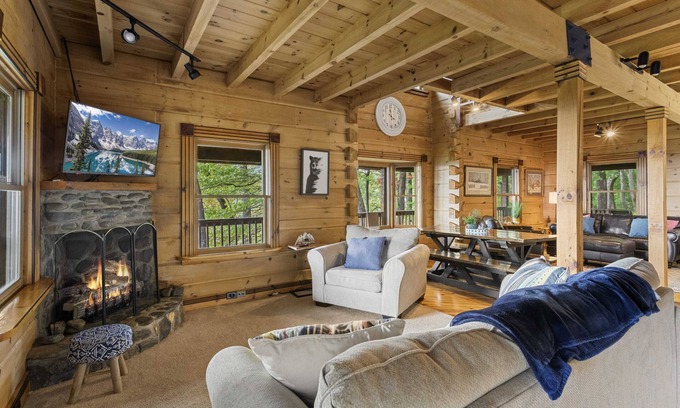 Deep Gap Cabina | Cozy Cabin in the Blue Ridge Mountains