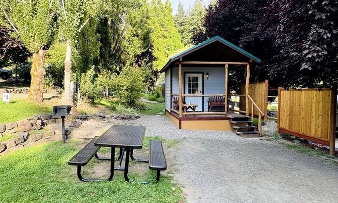 Idleyld Park Cabina | Cozy Cabin near Trailheads and Waterfalls in the Umpqua National Forest, Oregon
