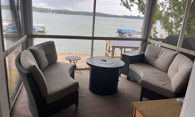 Le Center Cabina | Cozy cabin on Lake Jefferson in Cleveland, MN