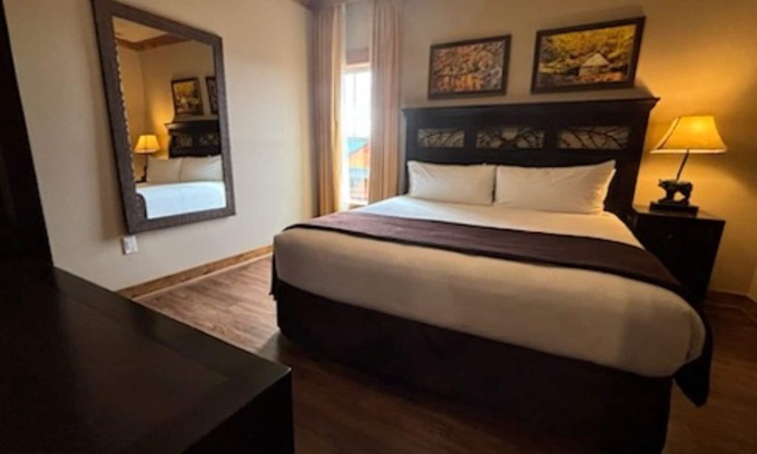 Gatlinburg Complejo | Cozy cabin resort in beautiful Gatlinburg TN, with majestic mountain top view.