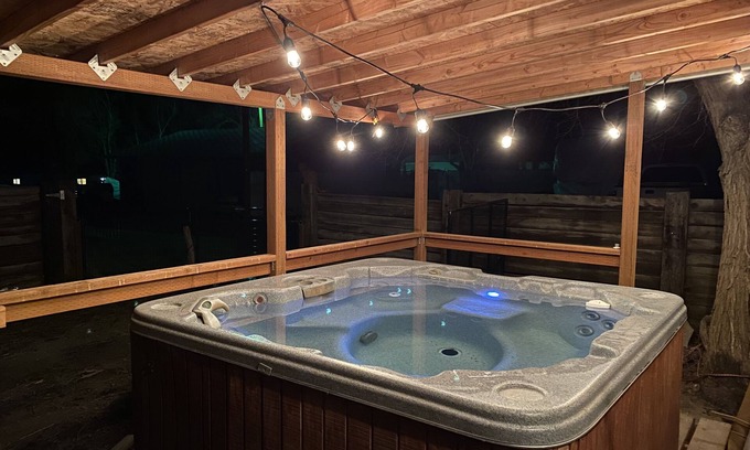 Green River Cabina | Cozy Cabin With Hot Tub Near River