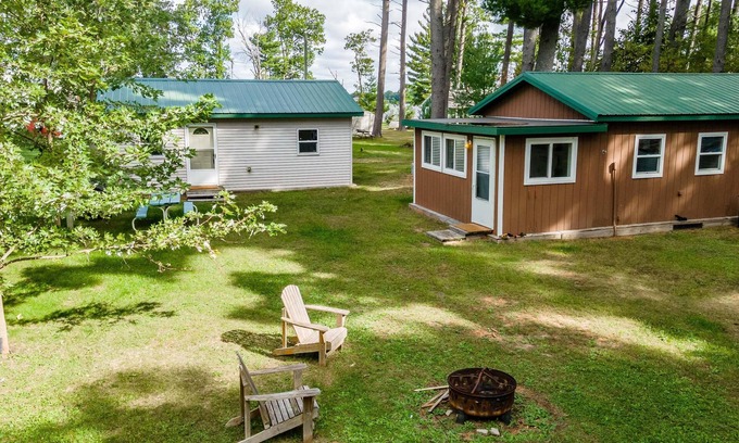 Arkdale Cabina | COZY CABIN WITH PRIVATE PIER ON LAKE PETENWELL