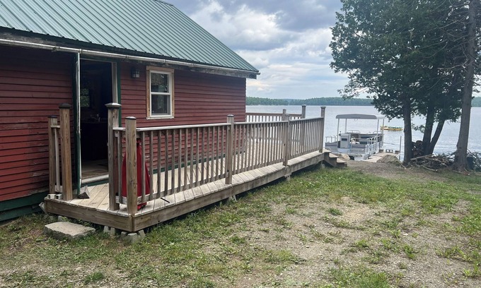 Westmanland Cabina | Campamento acogedor en el lago en el norte de Maine
