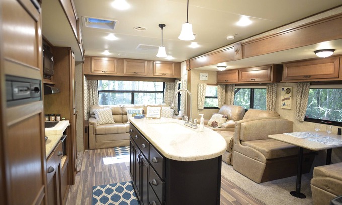 Durants Neck Casa | Cozy Camper~New Wash Shed~Fast Wi-Fi~Comfy Bed~Fire Pit~Near Croquet Club