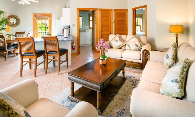 Islamorada Complejo | Cozy Caribbean-Style Home w/ Outdoor Veranda - Steps to Beach-Entry Pool