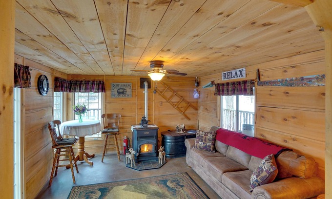 Oak Hill Casa | Cozy Catskills Home w/ Pond on 2 Acres!