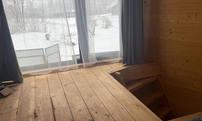 Almaty Chalet De Esquí | Cozy chalet in charming Almaty with AC, WiFi with city and Mountain View.