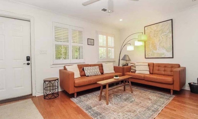 Mount Pleasant Casa | Acogedora cabaña costera ubicada en el centro - Familia y mascotas (lado B)