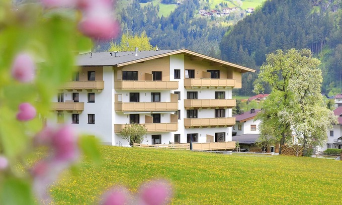 Hippach Apartamento | Ren. Apartamento de lujo en una zona soleada y tranquila, con magníficas vistas panorámicas