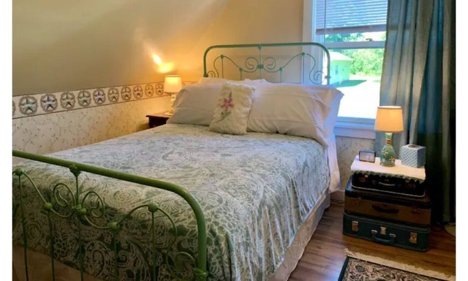 Aroostook Casa | Cozy, Comfy, Country Home with direct access to snowmobile & atv trails!