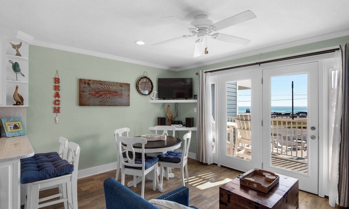 Avalon Beach Estates Condominio | Cozy Condo that sleeps 6, with Gulf Views in Miramar Beach