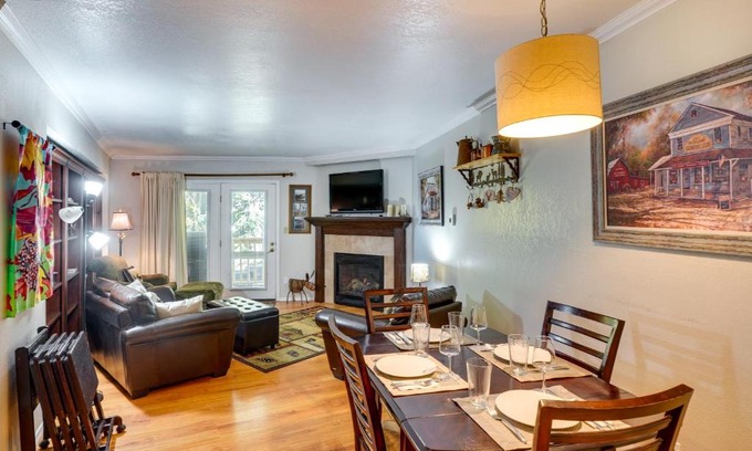 Steam Engine Meadows Apartamento | Cozy Condo with Fireplace - Near Brian Head Resort!