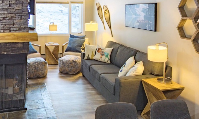 East Kootenay Condominio | Cozy & Convenient Mountain Getaway | Ski In/Out | Hot Tub | Fireplace | Sleeps 8