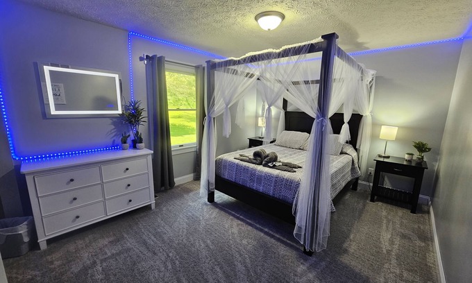 Lakeville Cabaña | Cozy Cottage in Between Mohican and Amish Country