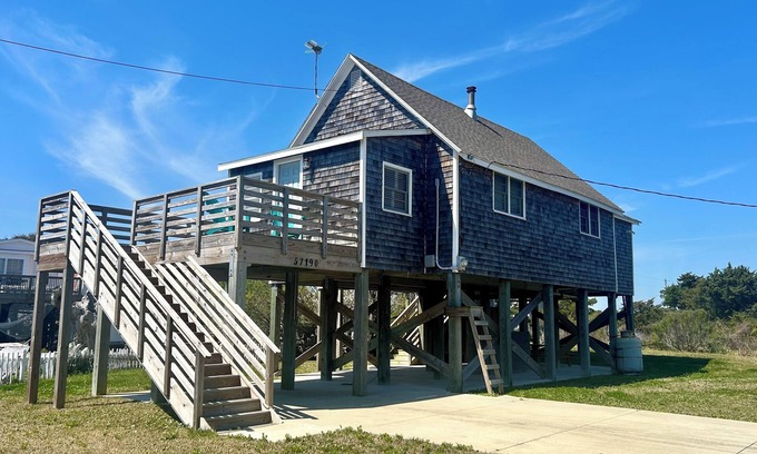 Hatteras Casa | Cozy cottage in Hatteras Village. Convenient to shopping, restaurants and beach.