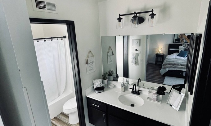 Vista Casa | Cozy Cottage Just Mile From The Beach!
