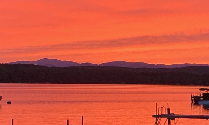 Bridgton Cabaña | Cozy Cottage near Shawnee Peak on Highland Lake close to downtown BRIDGTON!!